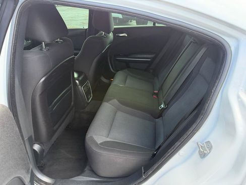 Used 2015 Dodge Charger SXT RWD image 11