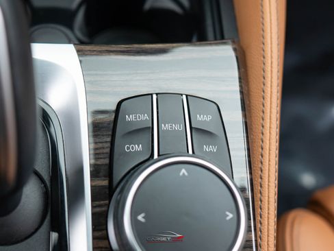 Used 2019 BMW M550i xDrive image 40