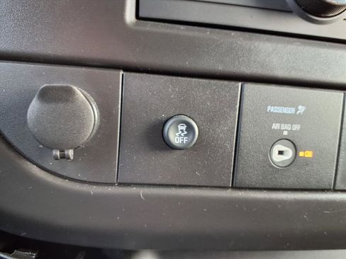 Used 2024 GMC Savana 2500 w/ Driver Convenience Package image 6