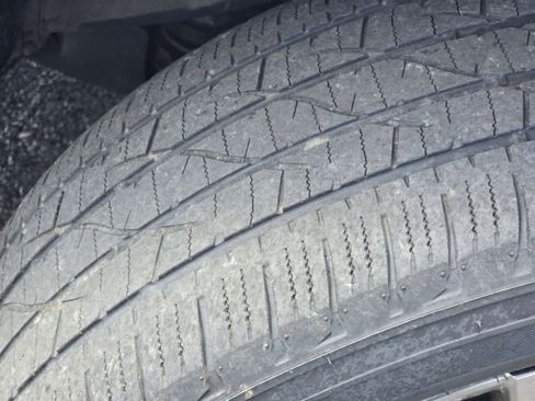 Used 2024 Toyota Venza XLE AWD/4WD image 10