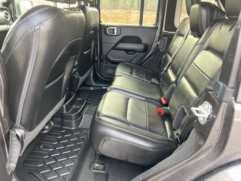 Used 2021 Jeep Wrangler Unlimited Sahara image 16