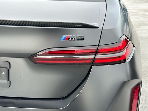 Used 2025 BMW M5 w/ Carbon Package AWD/4WD image 31