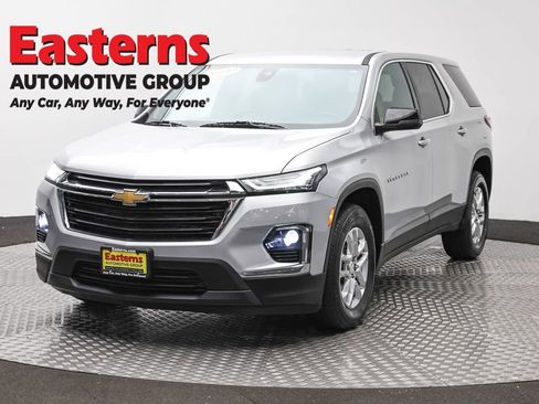 Used 2022 Chevrolet Traverse LS AWD/4WD image 1