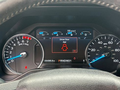 Used 2017 Ford F250 Lariat w/ Lariat Value Package AWD/4WD image 28