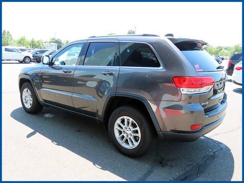 Used 2019 Jeep Grand Cherokee Laredo w/ Security & Convenience Group AWD/4WD image 6
