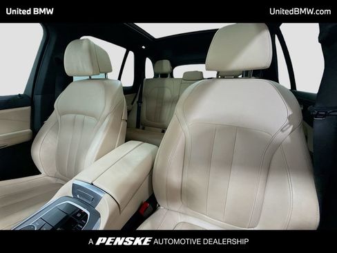 Used 2022 BMW X5 sDrive40i w/ Luxury Seating Package image 5