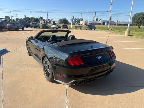 Used 2022 Ford Mustang Premium RWD image 9
