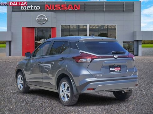 New 2025 Nissan Kicks Play S image 4