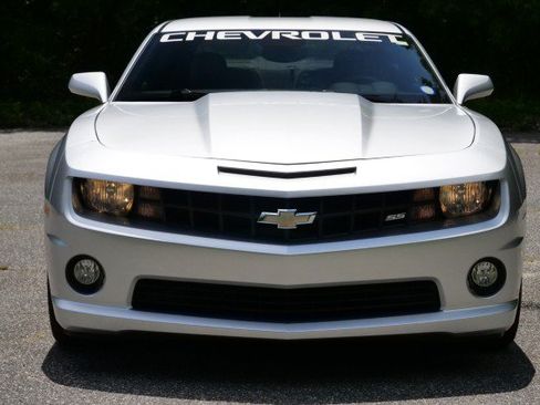 Used 2010 Chevrolet Camaro SS RWD image 5