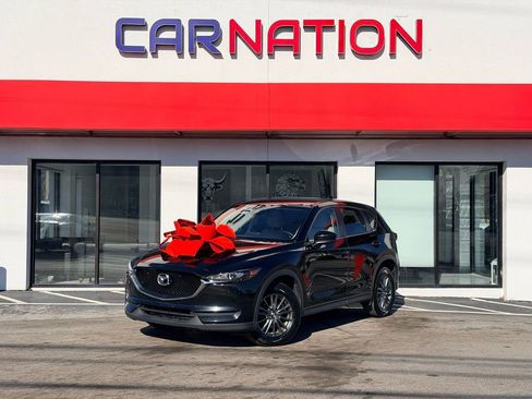 Used 2017 MAZDA CX-5 Touring image 2