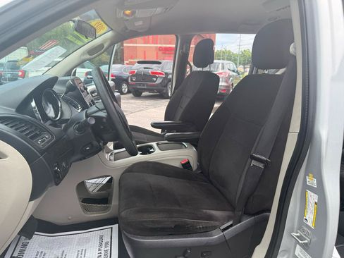 Used 2012 Dodge Grand Caravan SXT FWD image 6