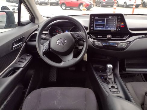 Used 2020 Toyota C-HR LE image 23