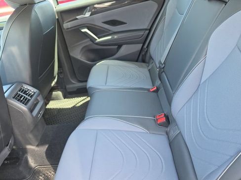 Used 2025 Volkswagen Tiguan SE FWD image 12