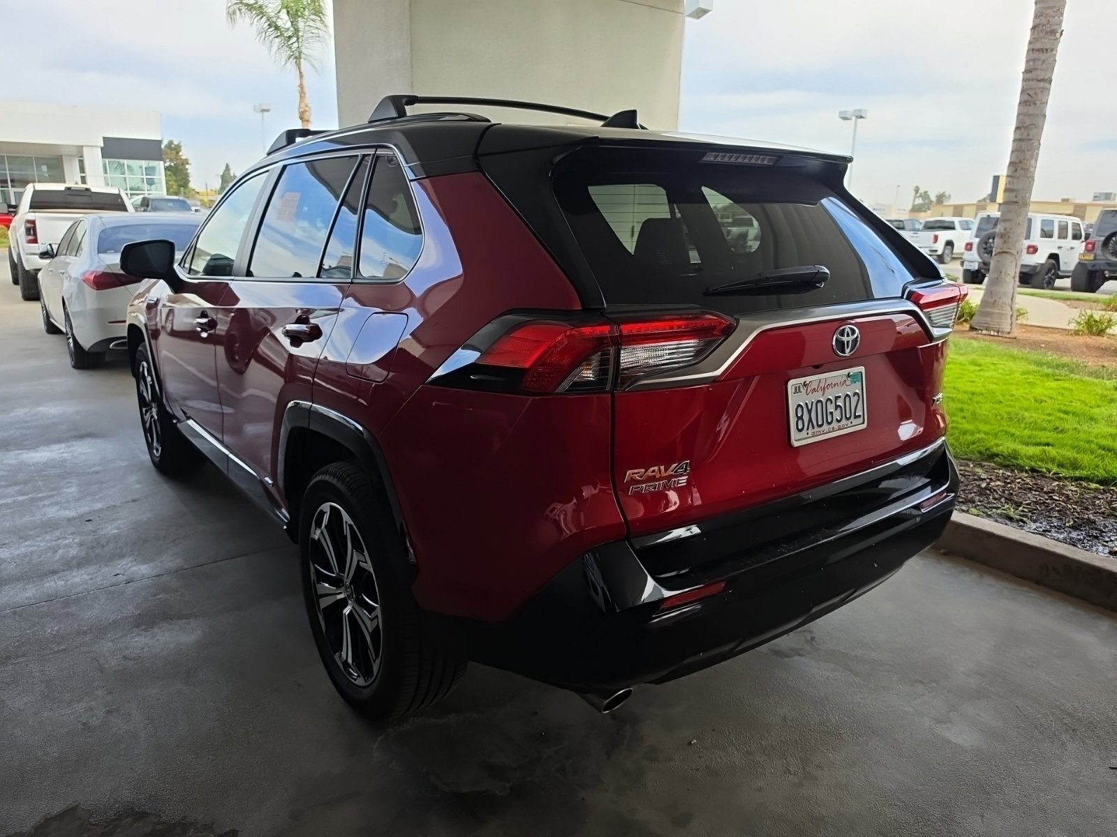 Used 2021 Toyota RAV4 XSE w/ Weather Package AWD/4WD image 4