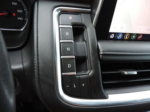 Used 2021 Chevrolet Tahoe Z71 w/ Rear Media and Nav Package AWD/4WD image 27