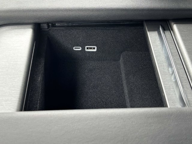 New 2026 Jeep Grand Wagoneer Limited AWD/4WD image 34