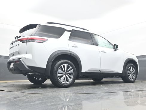 New 2026 Nissan Pathfinder SL FWD image 30