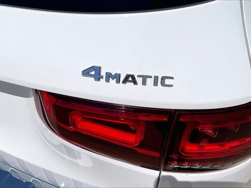 Used 2021 Mercedes-Benz GLB 250 4MATIC w/ Premium Package image 9