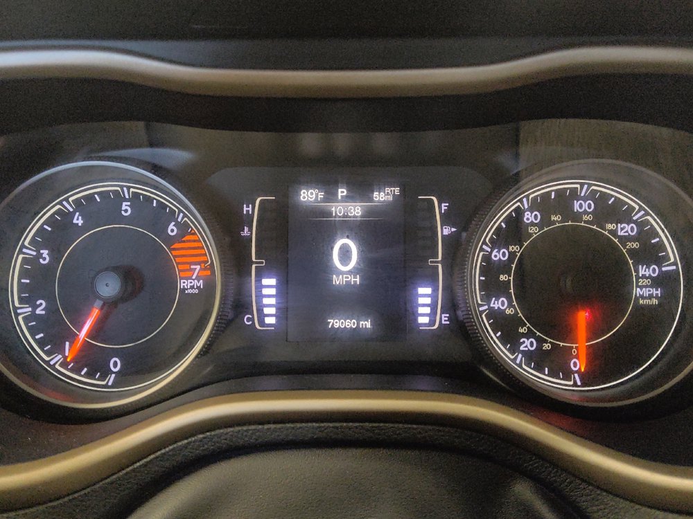 Used 2018 Jeep Cherokee Latitude FWD image 23
