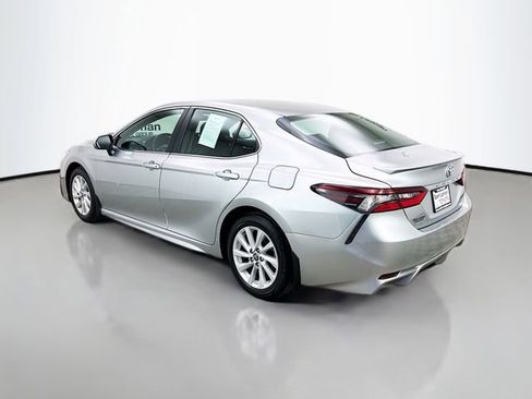 Used 2023 Toyota Camry SE image 5
