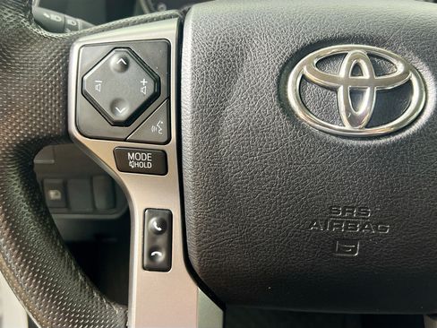 Used 2022 Toyota Tacoma SR5 RWD image 18