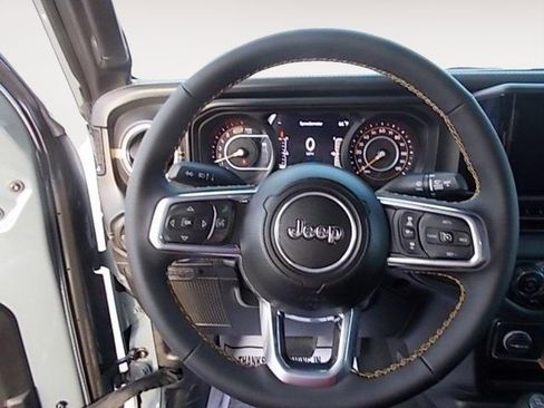 Used 2024 Jeep Wrangler Sahara w/ Technology Group image 14