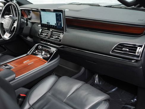 Used 2023 Lincoln Navigator Reserve RWD image 22