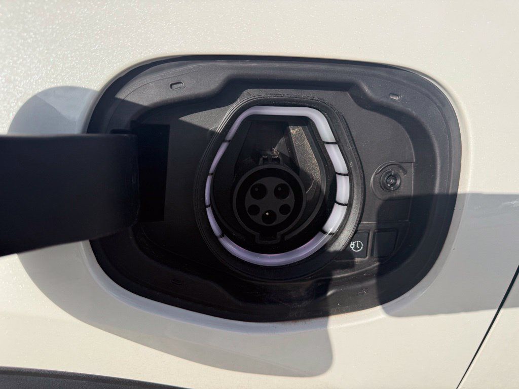 Used 2022 Ford Escape SEL FWD image 5