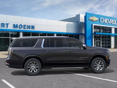 New 2026 Chevrolet Suburban Premier w/ Sun And Tow Package AWD/4WD image 5