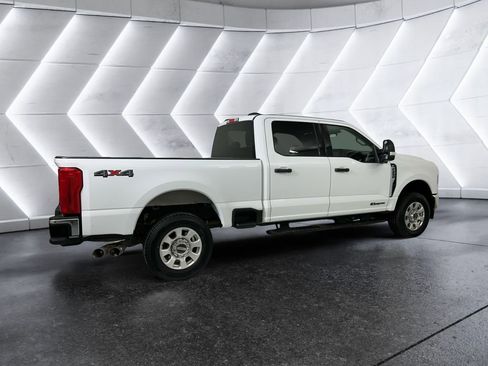 Used 2024 Ford F250 XLT image 4