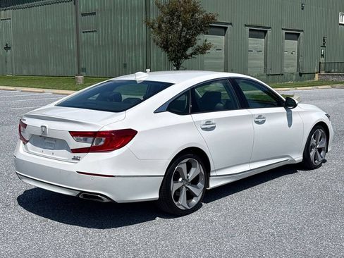 Used 2018 Honda Accord Touring image 8