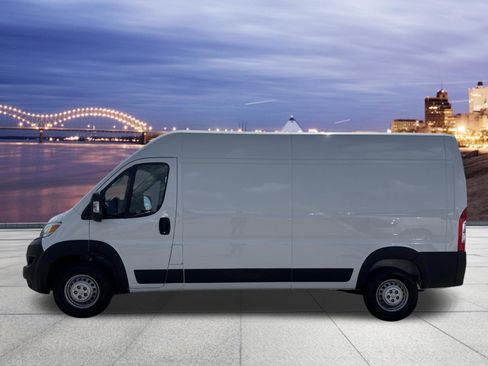 Used 2025 RAM ProMaster 2500 w/ Convenience Group FWD image 2