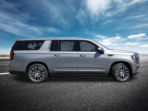 New 2026 GMC Yukon XL Denali w/ Denali Reserve Package image 27