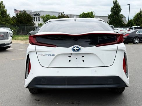 Used 2017 Toyota Prius Prime Advanced FWD image 9