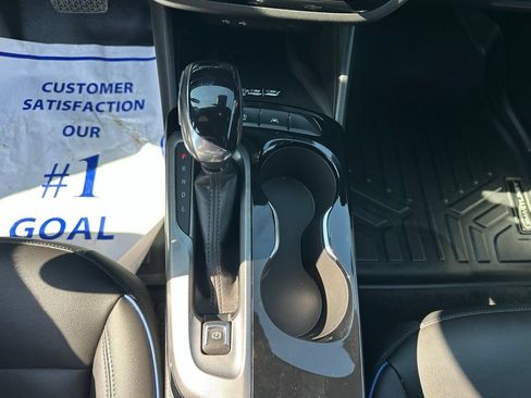 Used 2024 Buick Envista Sport Touring w/ Convenience I Package FWD image 23