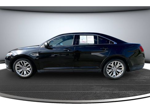 Used 2013 Ford Taurus Limited FWD image 17