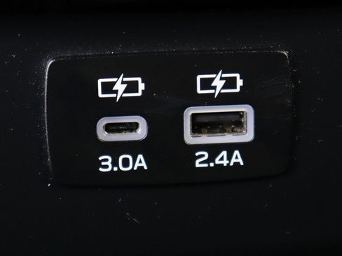 Used 2023 Subaru Outback Premium image 27