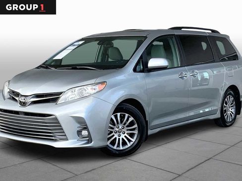 Used 2020 Toyota Sienna XLE Premium image 1