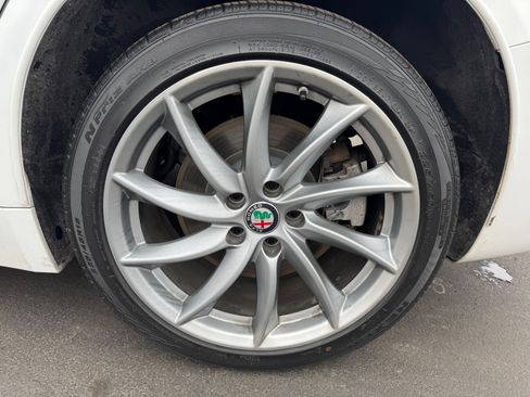 Used 2017 Alfa Romeo Giulia Sprint w/ Cold Weather Package image 27