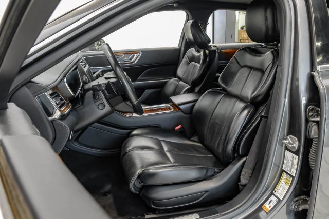 Used 2019 Lincoln Continental Select FWD image 42