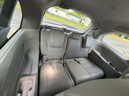 Used 2014 Honda Odyssey EX-L image 17