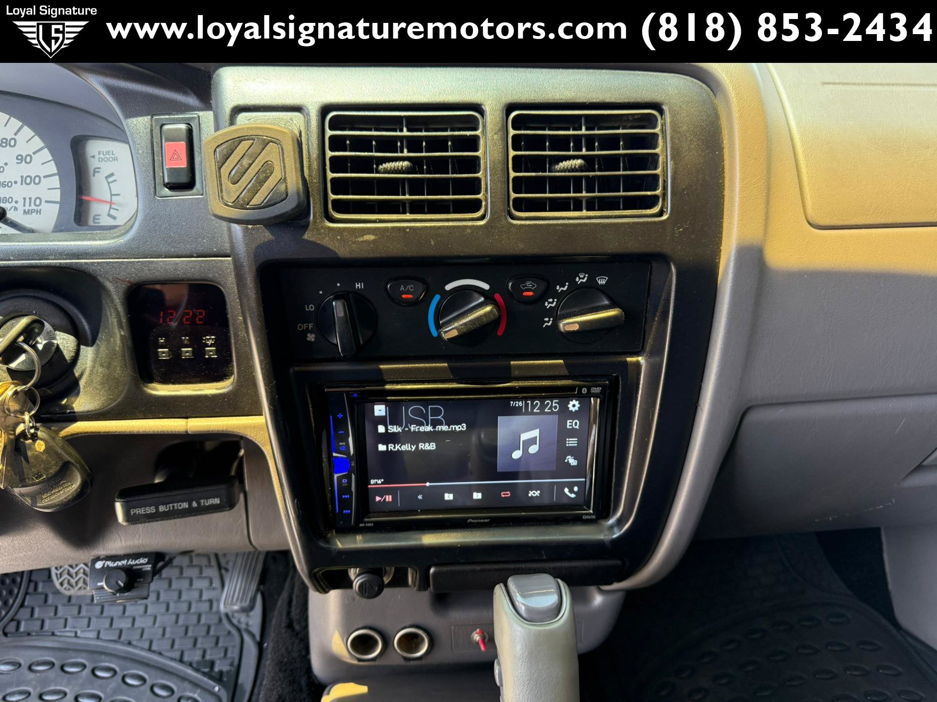 Used 2001 Toyota Tacoma PreRunner w/ SR5 Pkg w/ Chrome Pkg RWD image 24
