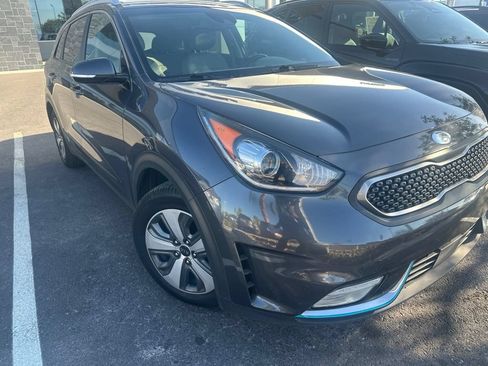 Used 2019 Kia Niro EX FWD image 30