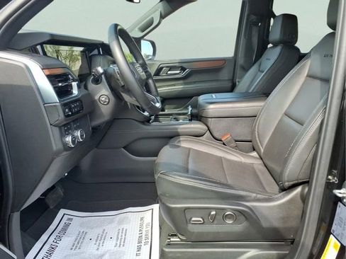Used 2025 GMC Yukon Denali AWD/4WD image 20