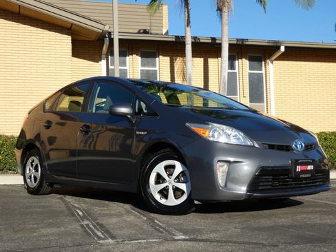 Used 2015 Toyota Prius Two image 16