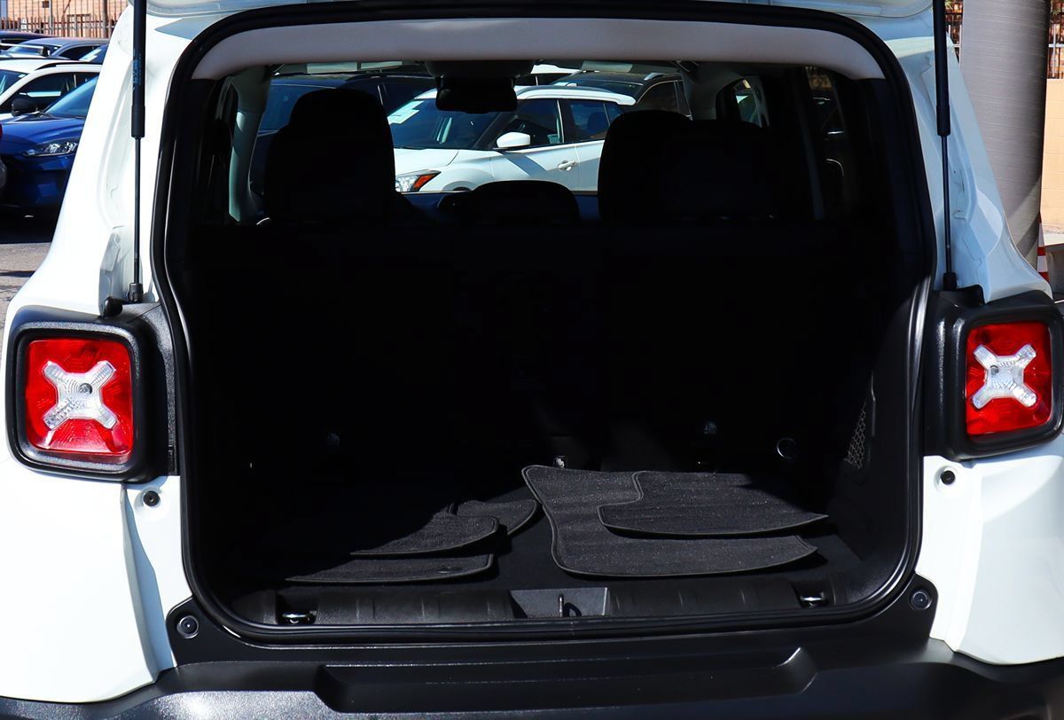 Used 2020 Jeep Renegade Latitude w/ Popular Equipment Group FWD image 24