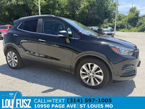 Used 2019 Buick Encore Preferred FWD image 1