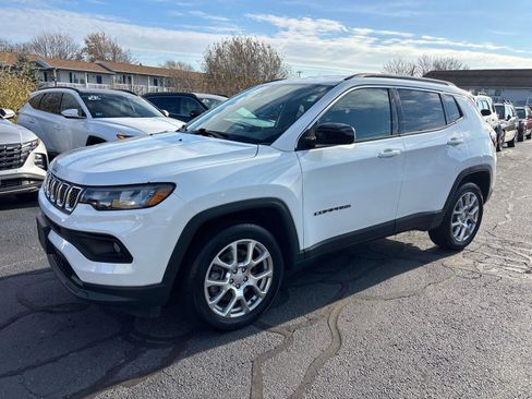 Certified 2023 Jeep Compass Latitude image 7