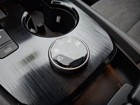 Certified 2023 Nissan Rogue SV image 22