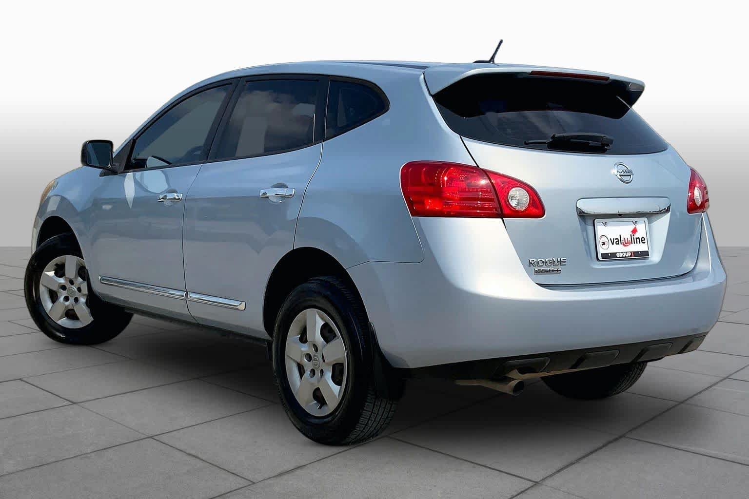 Used 2014 Nissan Rogue S w/ Convenience Package FWD image 12